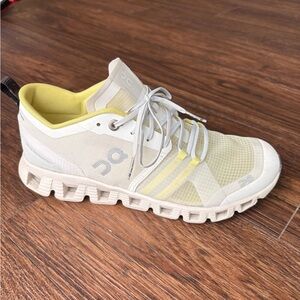 On Running Cloud X Shift Women’s 7 Sneakers